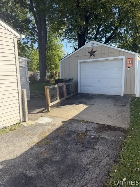 659 70th Street, Niagara Falls, NY 14304 - #3
