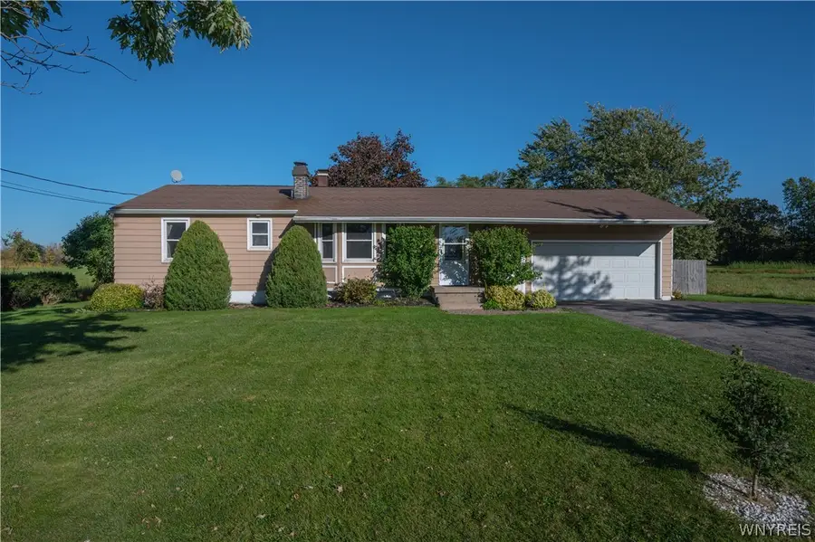 6463 Ward Rd, Sanborn, NY 14132 - #2
