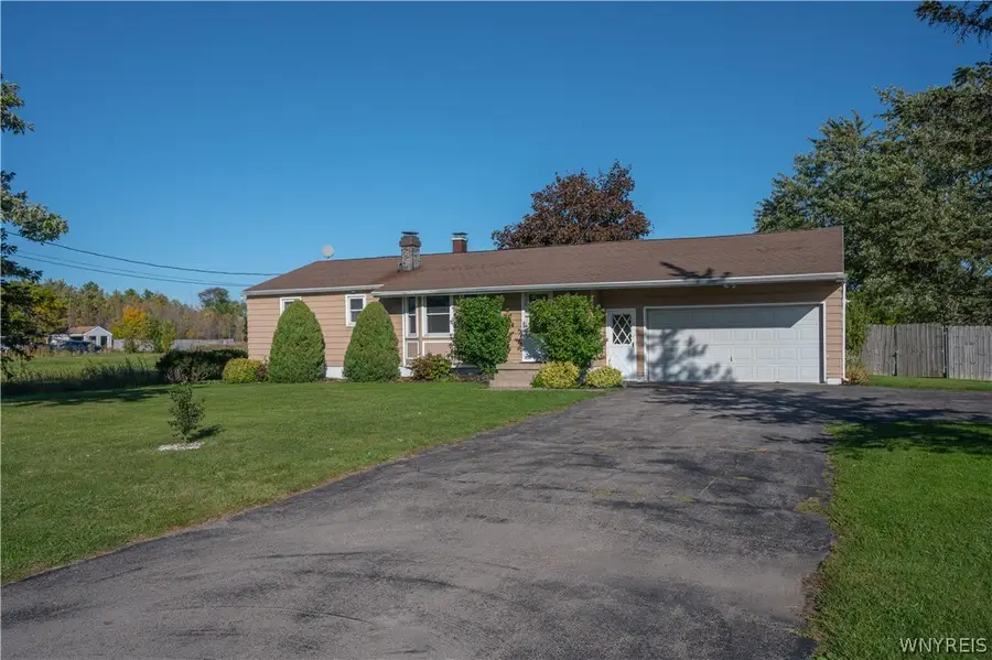 6463 Ward Rd, Sanborn, NY 14132 - #3