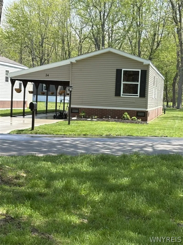 24 Maureen Avenue, Clarence, NY 14031 - #1