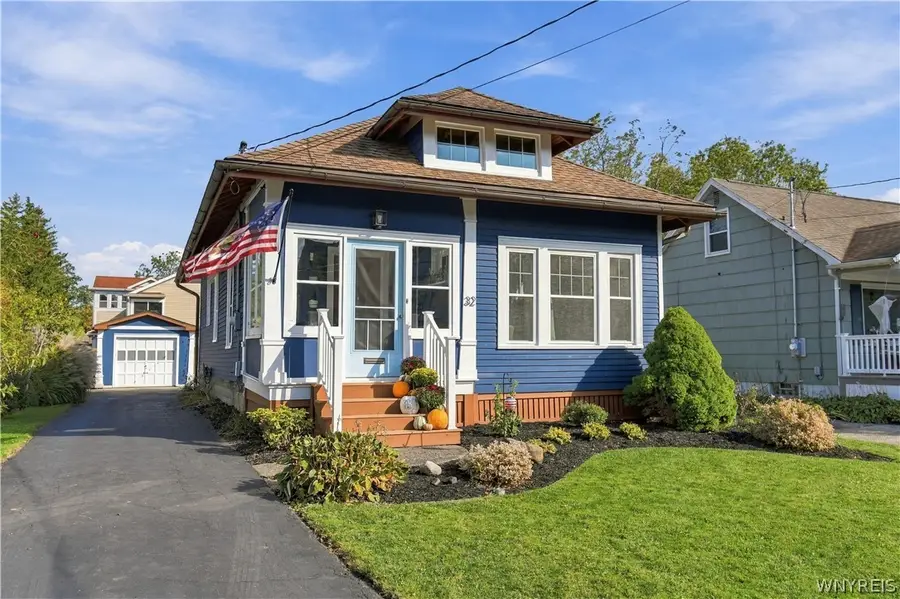 32 Lombardy St, Lancaster, NY 14086 - #3