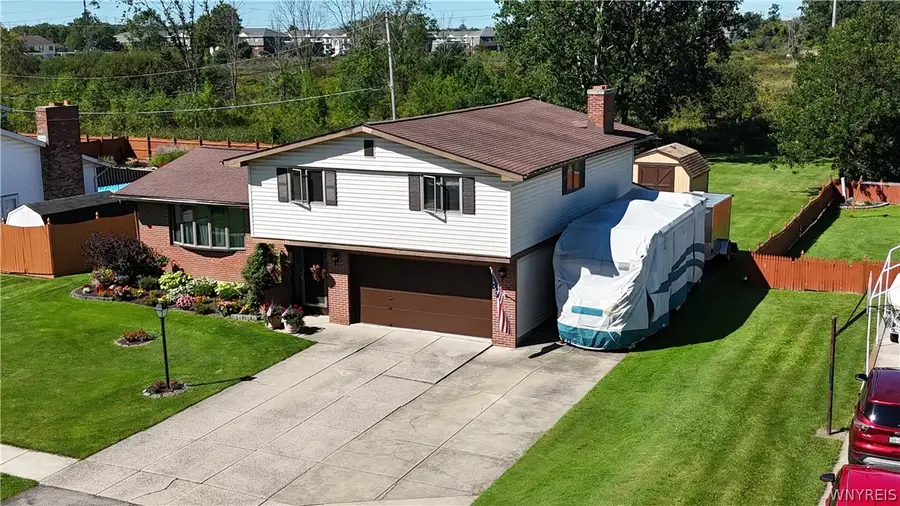 124 Gregory Pl, Grand Island, NY 14072 - #3