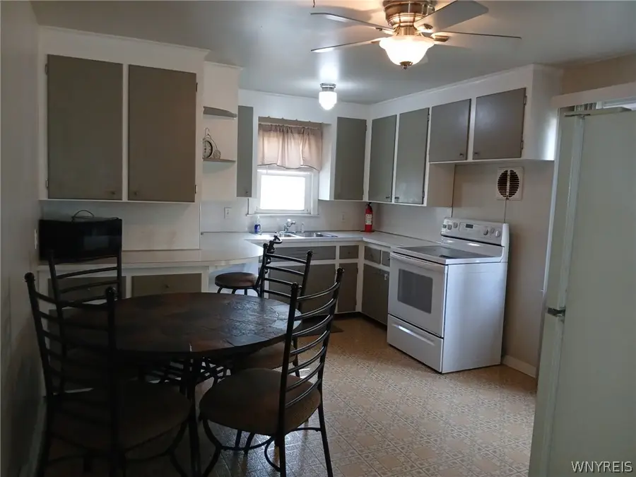 2780 Livingston Avenue, Niagara Falls, NY 14303 - #3