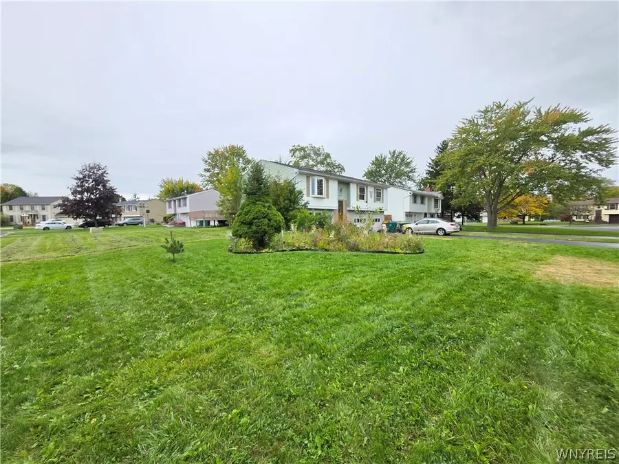 6568 Royal Parkway N, Lockport, NY 14094 - #2