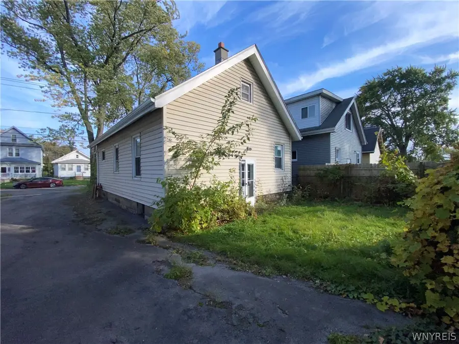 212 74th Street, Niagara Falls, NY 14304 - #3