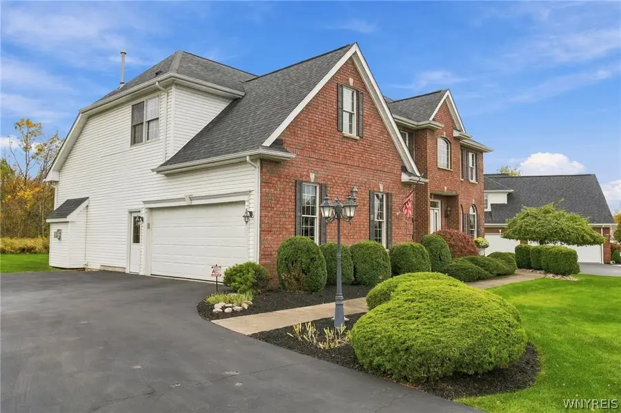 9093 Winding Creek Ln, Clarence Center, NY 14032 - #3