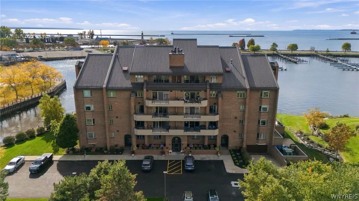 40 Waterfront Circle #305, Buffalo, NY 14202 - #1