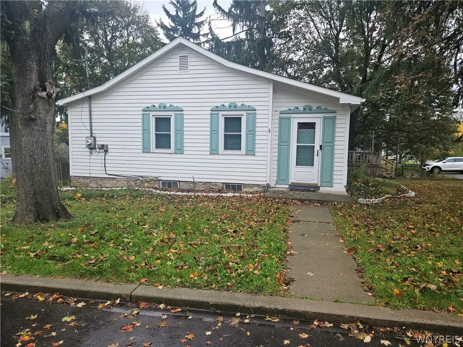 7017 Quaker Road, Orchard Park, NY 14127 - #2