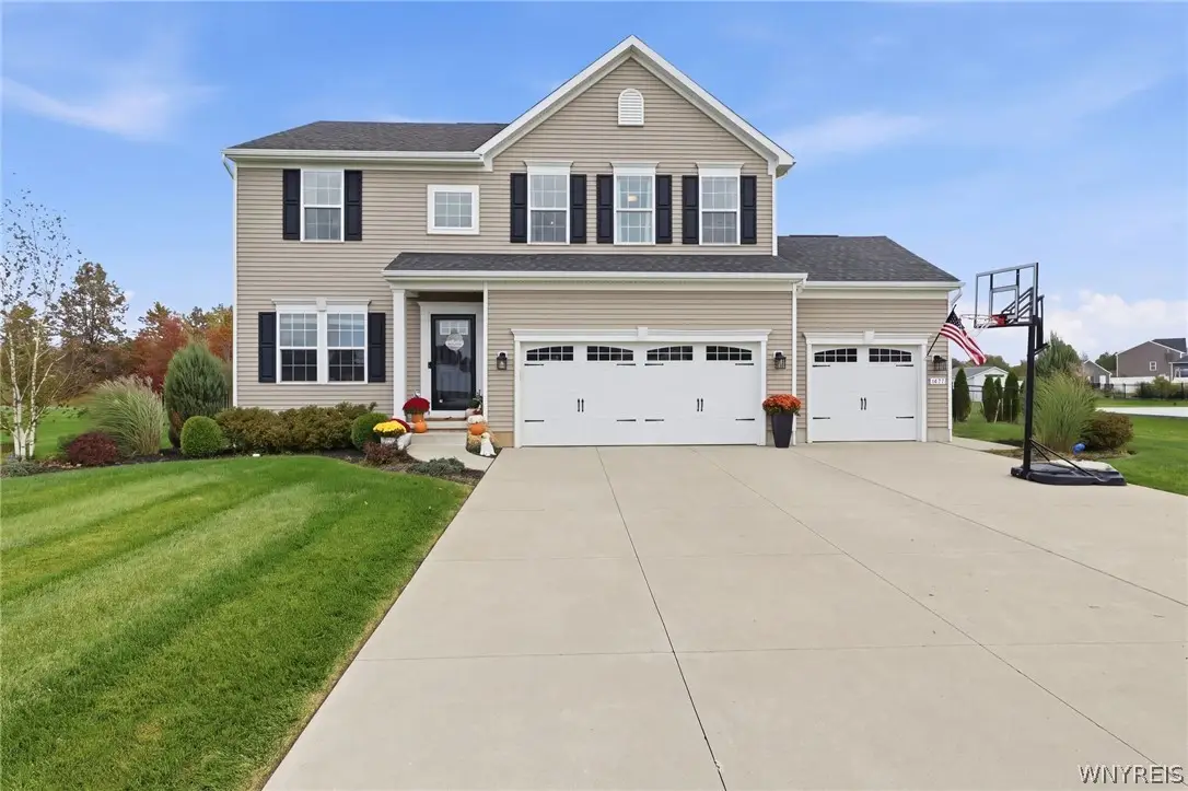 6653 Dublin Lane, Lockport, NY 14094 - #1