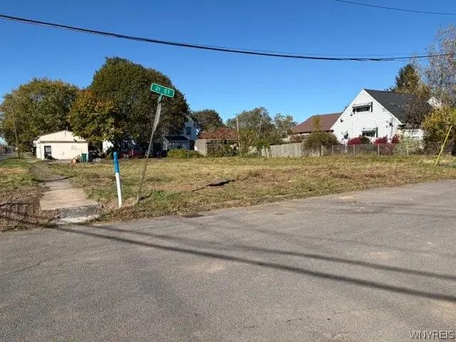 2702 21st Street, Niagara Falls, NY 14305 - #1