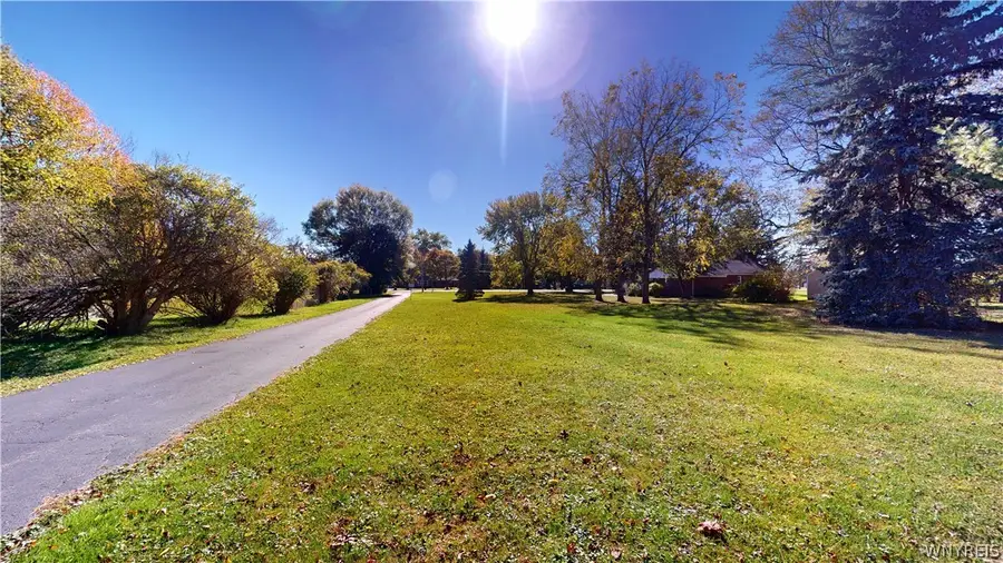 5596 Genesee Street, Lancaster, NY 14086 - #3