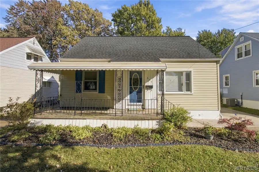 635 74th Street, Niagara Falls, NY 14304 - #3