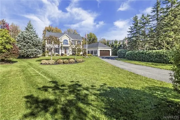 194 Golden Pheasant Drive, Getzville, NY 14068