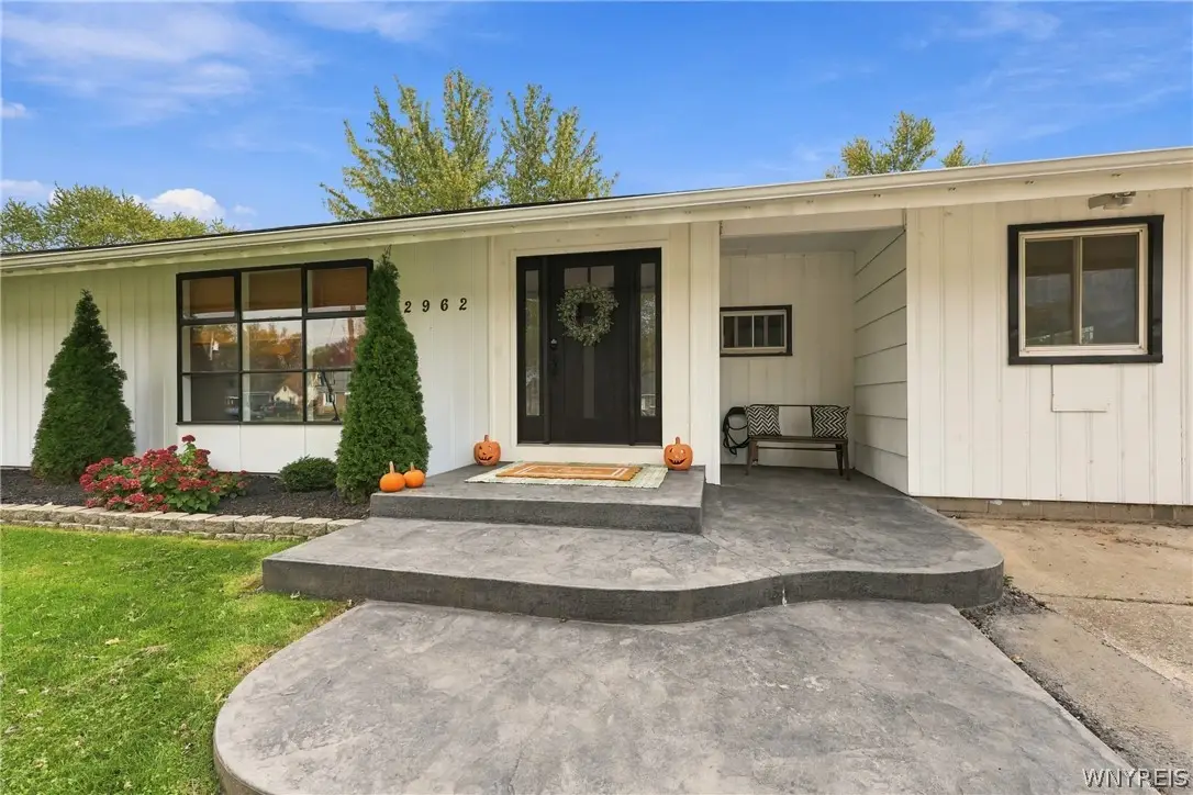 2962 Sunset Drive, Grand Island, NY 14072 - #1