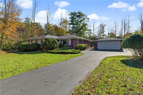 6261 Southwestern Blvd, Hamburg, NY 14075