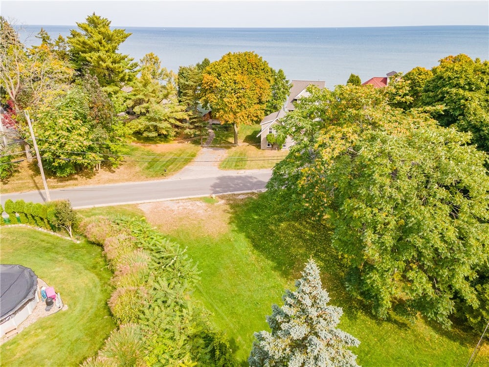 397 Rock Beach Road, Rochester, NY 14617 ERA