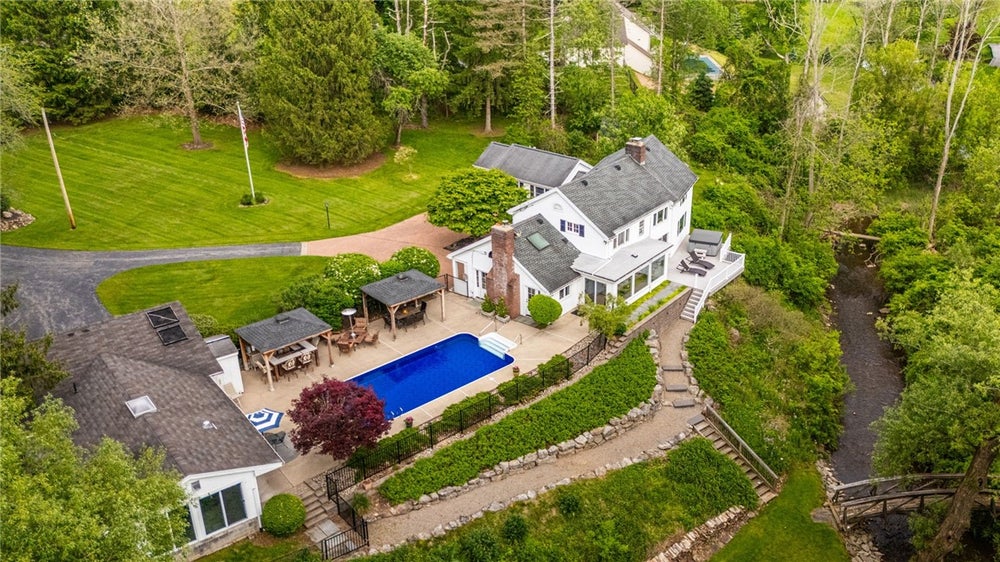 22 Taylor Road, Honeoye Falls, NY 14472 ERA