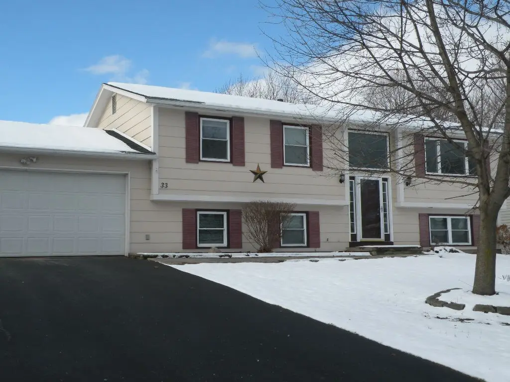 33 Groveview Circle, Rochester, NY 14612 - #1