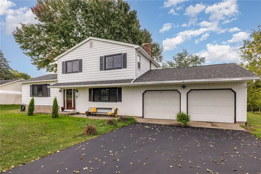 1331 Whitney Rd E, Fairport, NY 14450 - Image #2