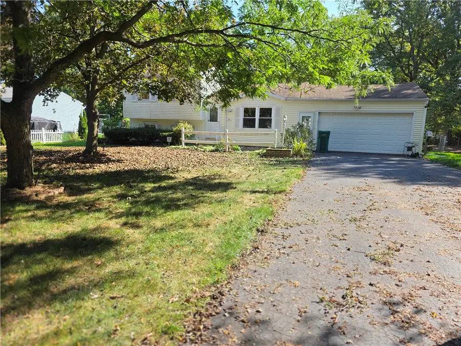 36 Hartwood Drive, Rochester, NY 14623 - Image #2