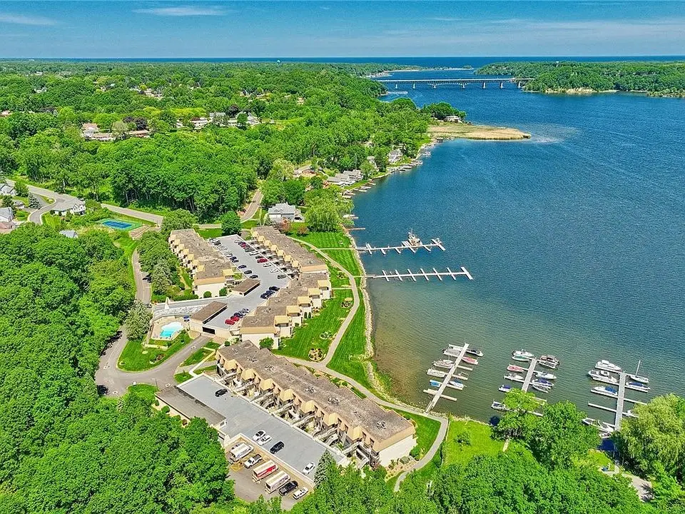 265 Bay Village Drive, Rochester, NY 14609 - Image #1