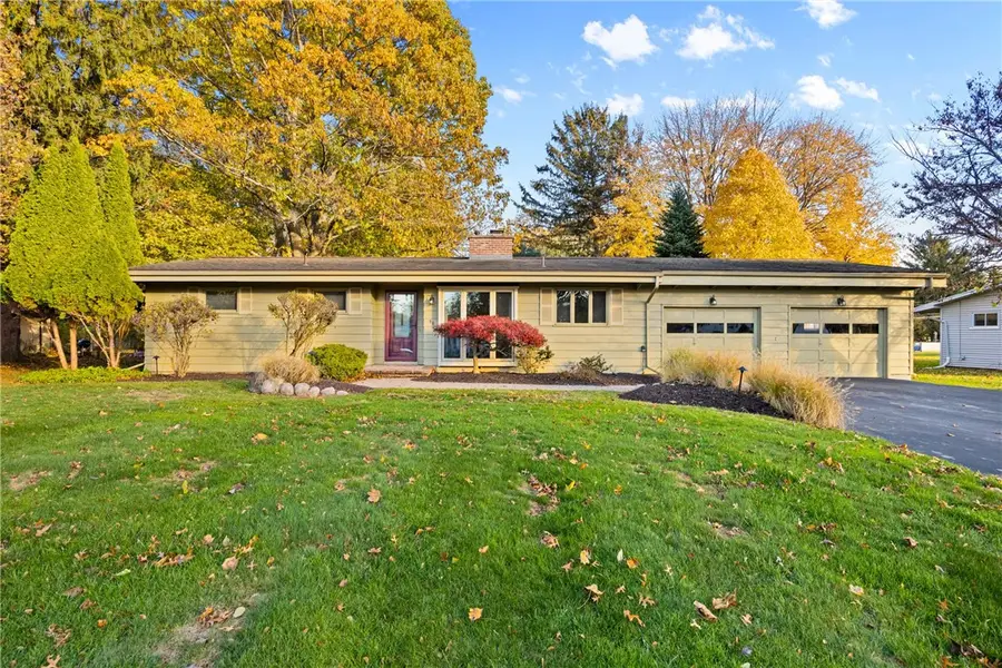 38 White Village Drive, Rochester, NY 14625 - Image #2