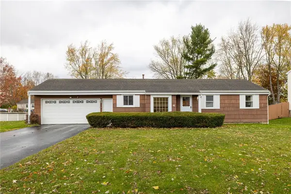 4 Weatherwood Lane, Rochester, NY 14624