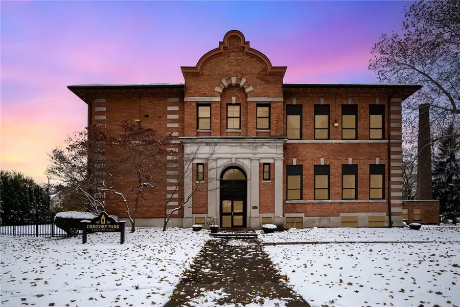 111 Gregory Park, Rochester, NY 14620 - Image #3