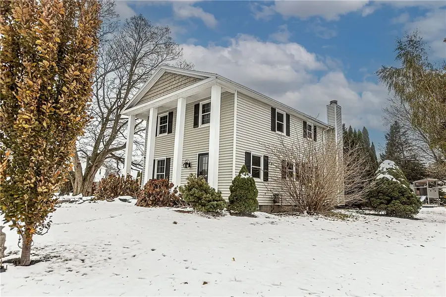 1441 Chigwell Ln N, Webster, NY 14580 - Image #2