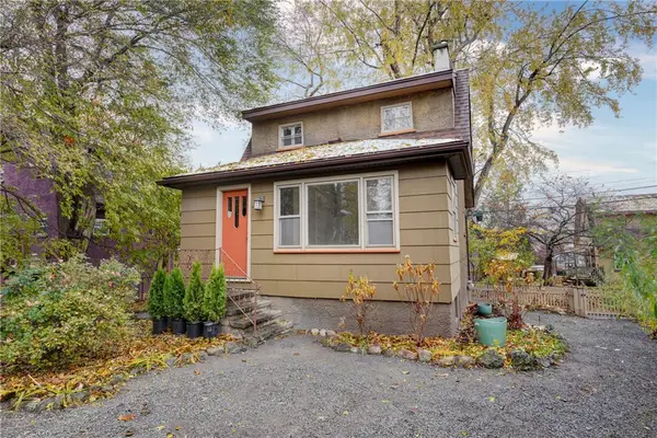 2 Upper Crescent, East Rochester, NY 14445