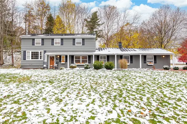 2 Park Bluff Way, Pittsford, NY 14534