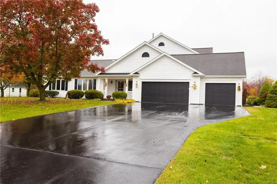 9 Folkestone Lane, Penfield, NY 14526 - Image #3
