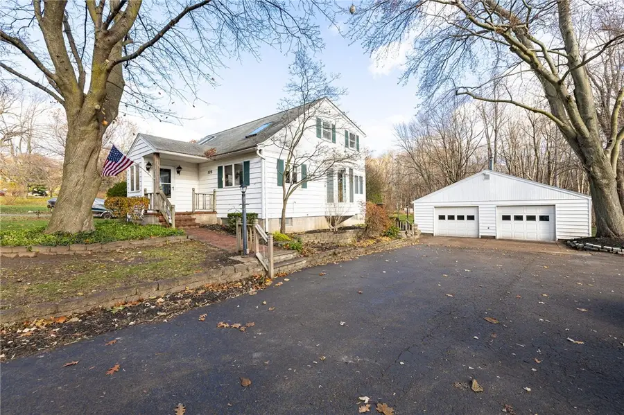 528 Moseley Road, Fairport, NY 14450 - Image #3