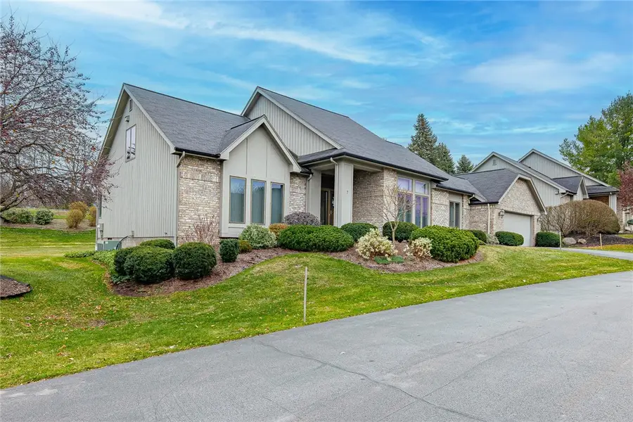 7 Doral Court, Pittsford, NY 14534 - Image #2