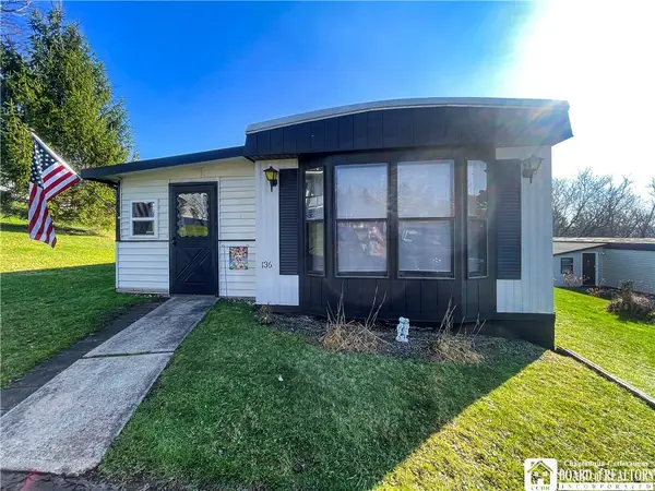 136 7th Greenhurst Village Drive, Jamestown, NY 14701