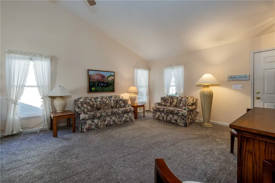 32 Parliament Circle, Rochester, NY 14616 - Image #3