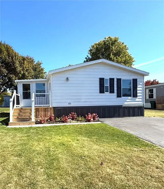 41 Roadside Dr, Hamlin, NY 14464 - Image #1