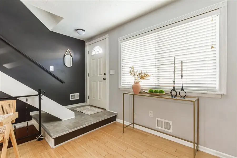 517 Eastbrooke Lane, Rochester, NY 14618 - Image #3