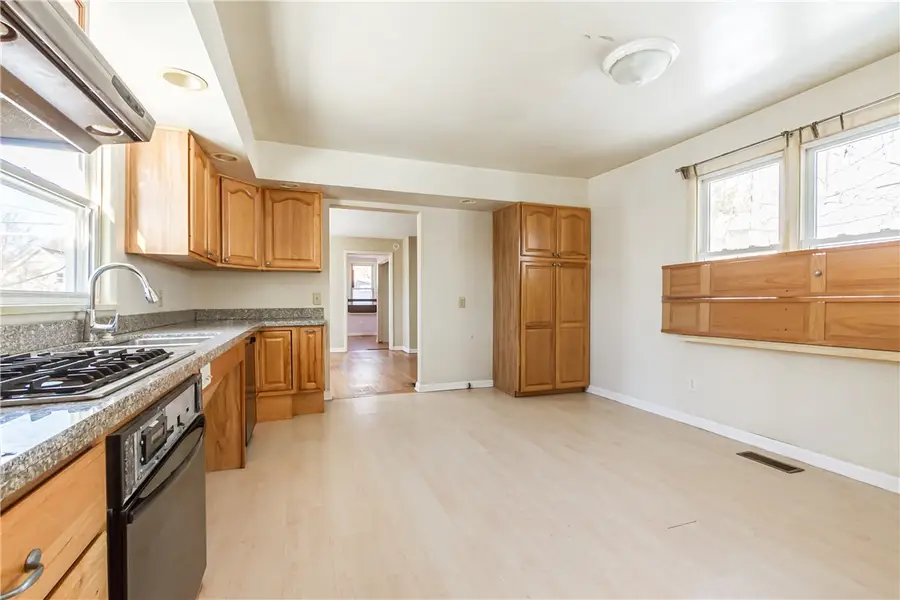 4 Sanford Place, Rochester, NY 14620 - Image #3