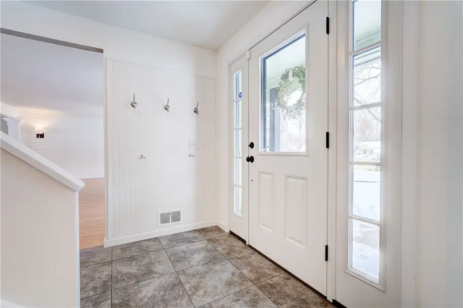 27 Crestview Drive, Pittsford, NY 14534 - Image #2