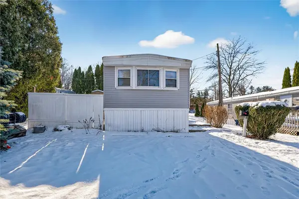 3 Acorn Drive, Penfield, NY 14625