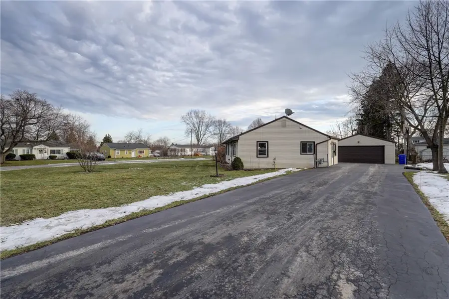 20 Fairchild Road, Rochester, NY 14606 - Image #2