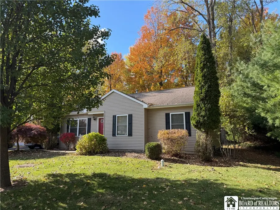 18 Middlesex Drive, Fredonia, NY 14063 - Image #2