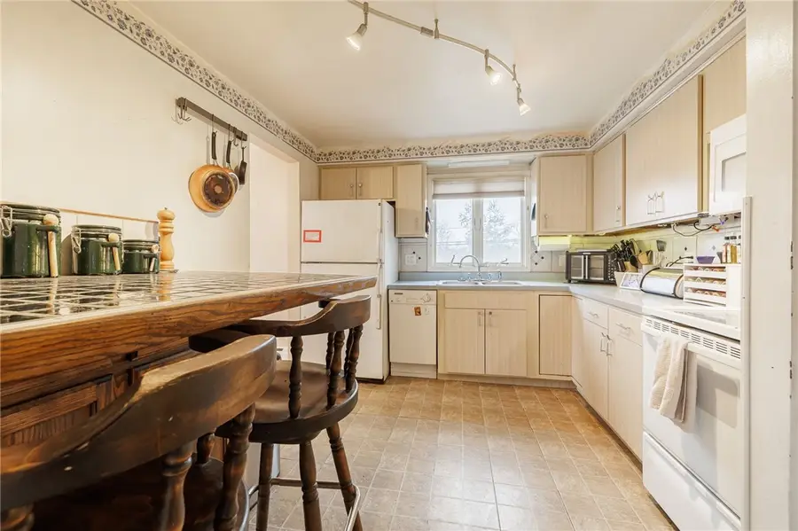 32 Black Walnut Drive, Rochester, NY 14615 - Image #3