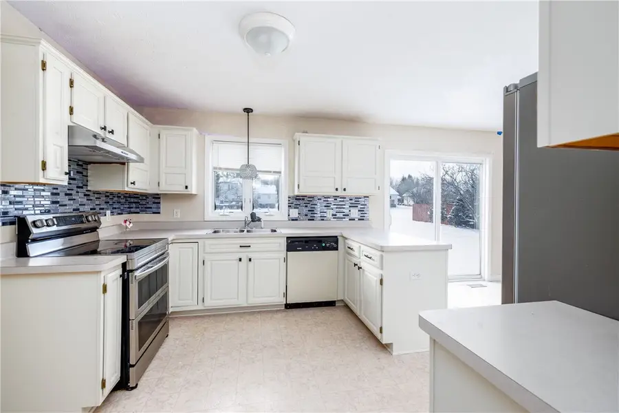 2082 Brookway Crescent, Ontario, NY 14519 - Image #3