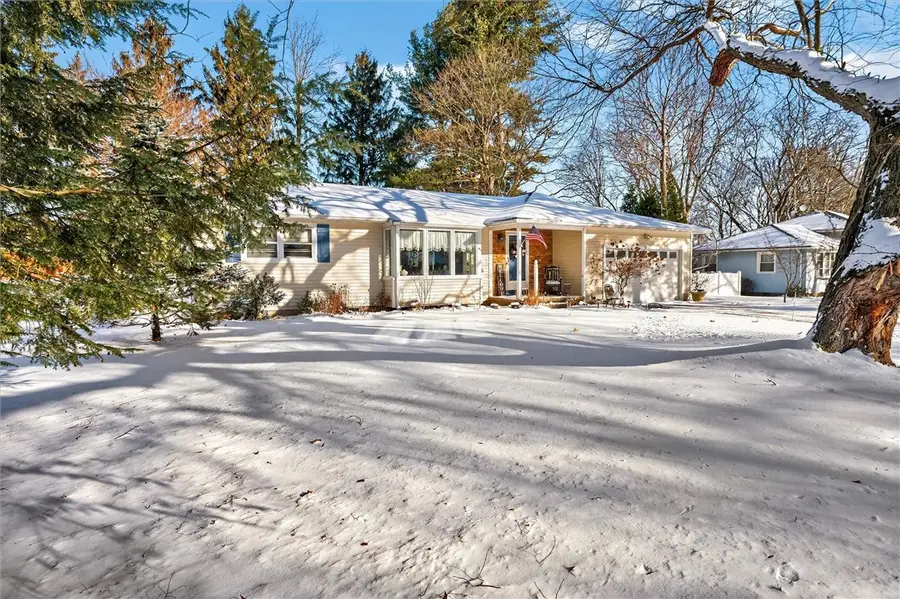 10 Margo Drive, Fairport, NY 14450 - Image #3