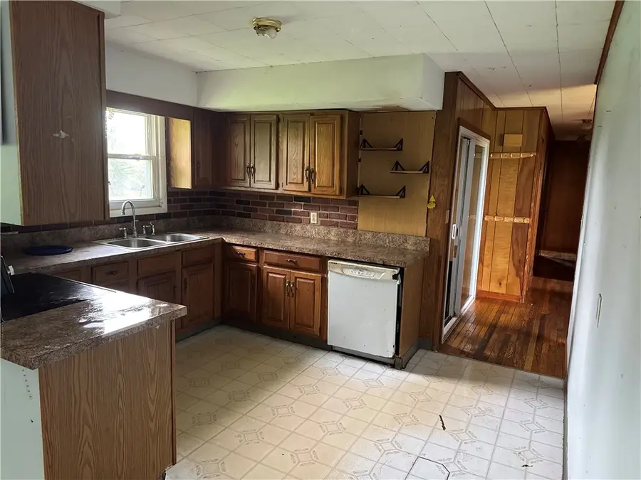 37 Hilltop Drive, Phoenix, NY 13135 - #3