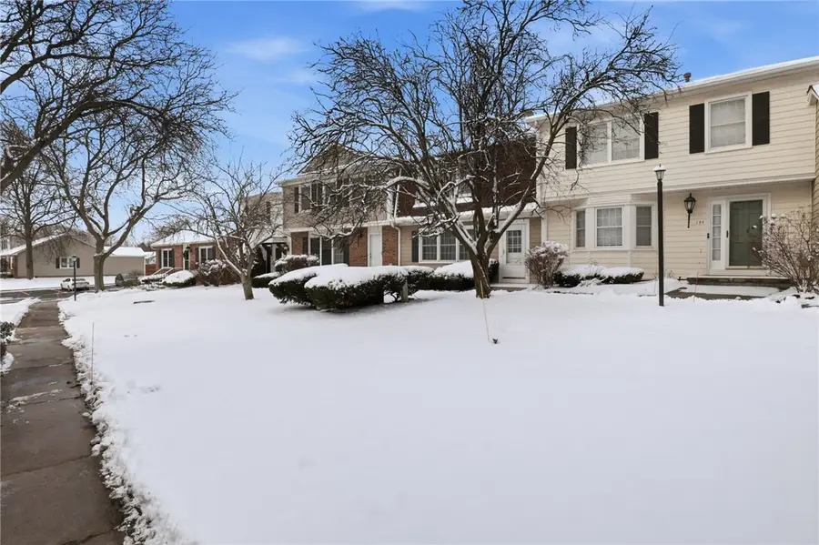 140 New Wickham Drive, Penfield, NY 14526 - #2