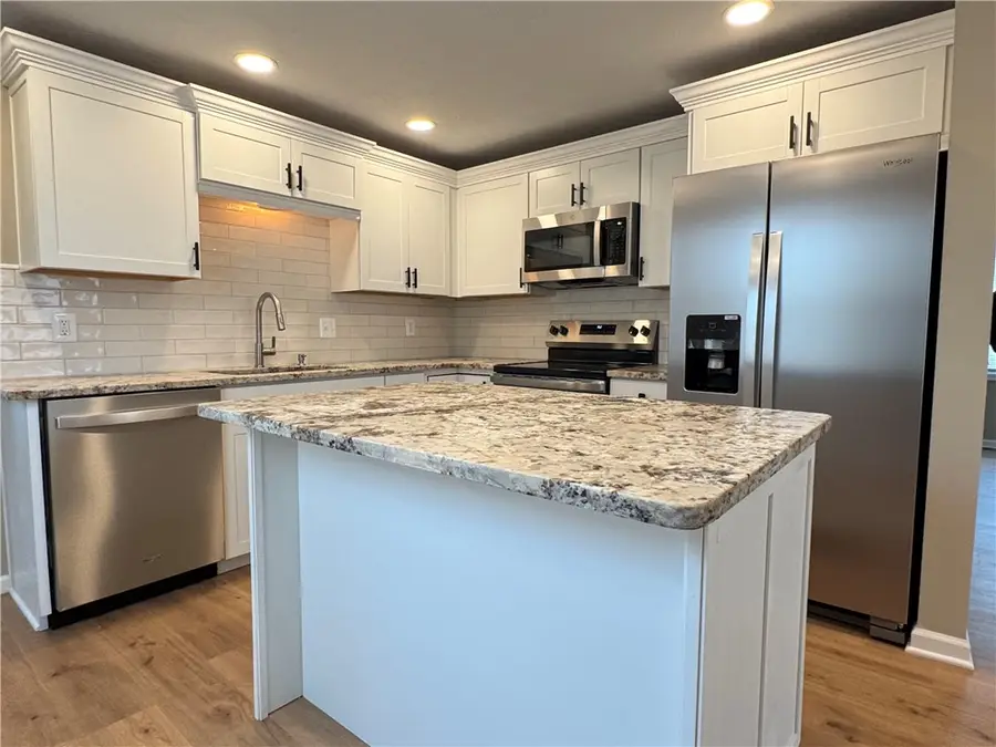 636 Embury Road, Rochester, NY 14625 - Image #2