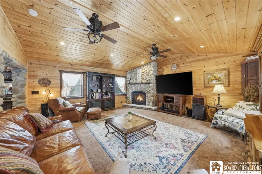 11075 Carpenter Road, South Wales, NY 14139 - Image #2